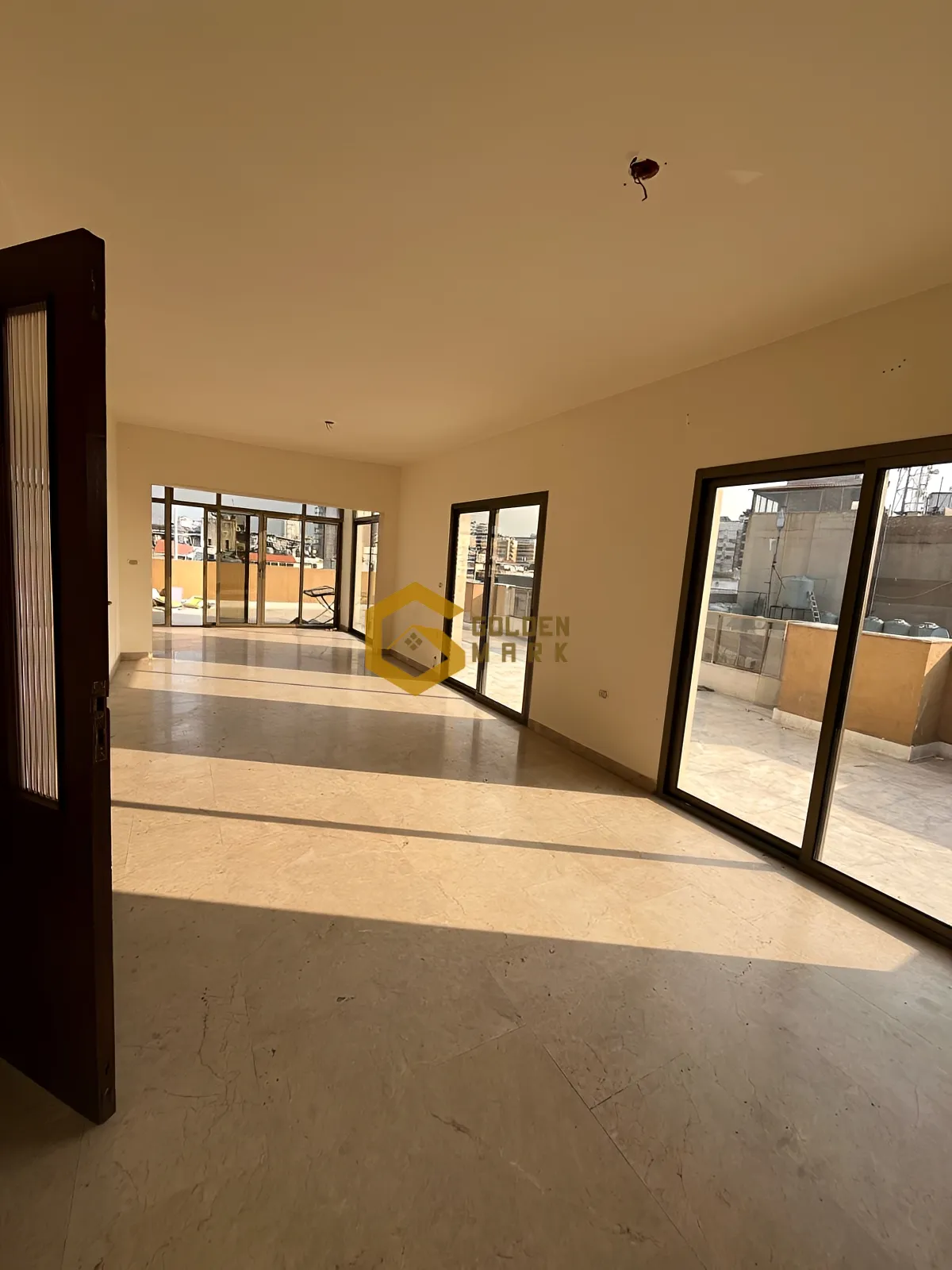 Apartment for Sale in Zarif, Bayrut