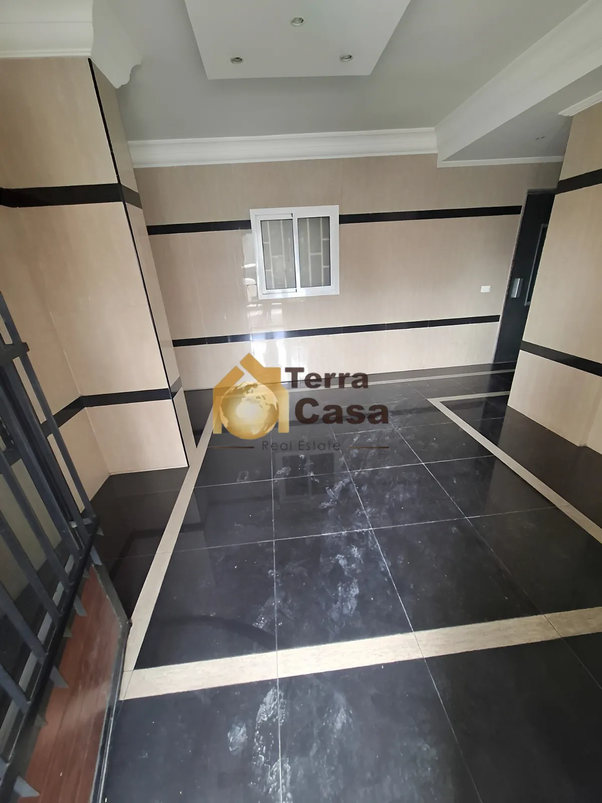 Apartment for sale in Adonis