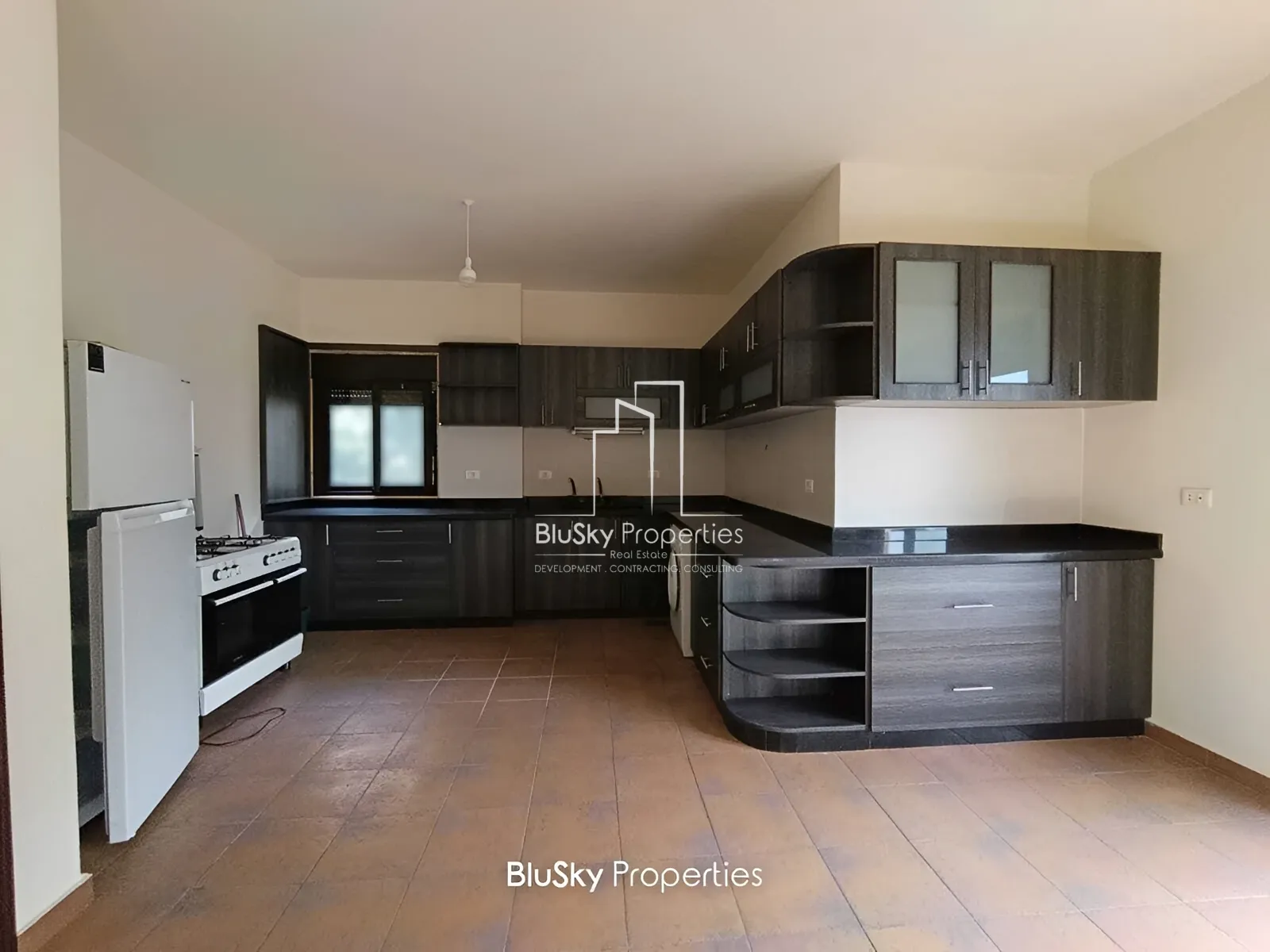 Apartment  for Sale in Halat - 5 bed, 4 bath