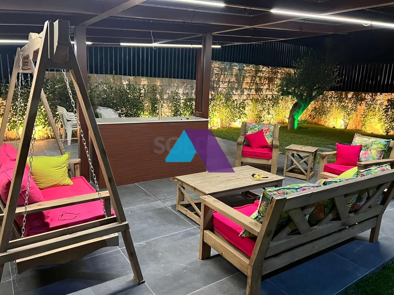 Villa for sale in Monteverde Main Street، Lebanon - 6 bed, 4 bath