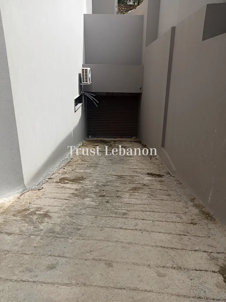 Office for rent in Hadath, Lebanon