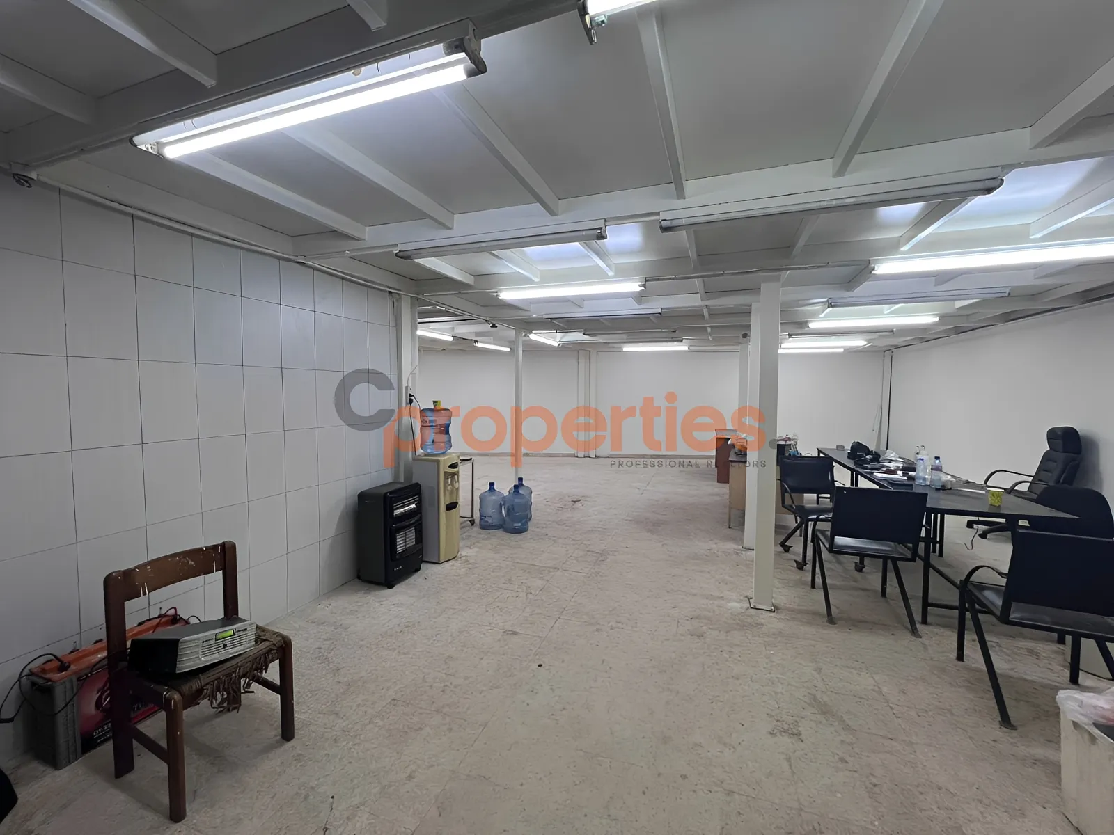 Warehouse for Sale in Dekwaneh