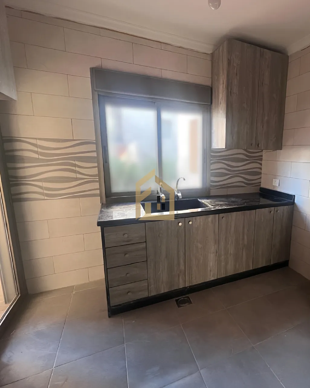 Apartment for sale in Ballouneh, Lebanon - 1 bed, 2 bath
