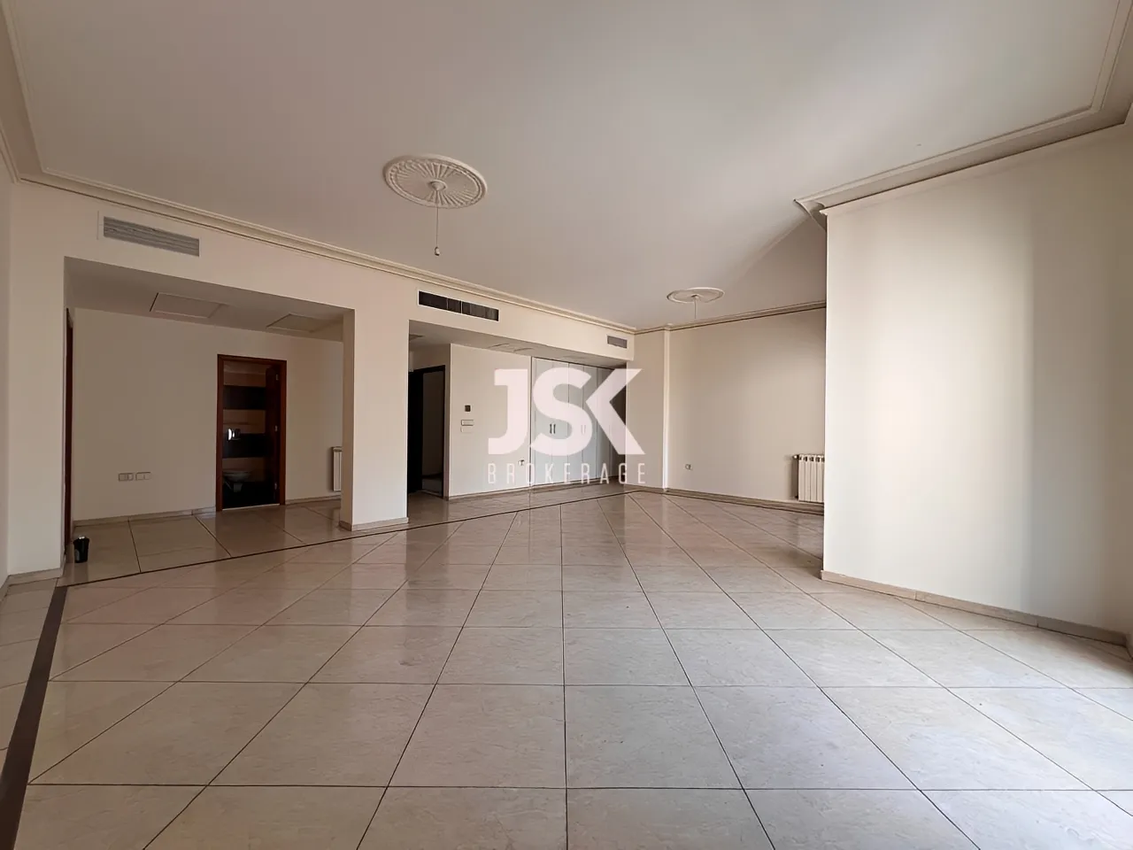 Apartment for Sale in Sioufi