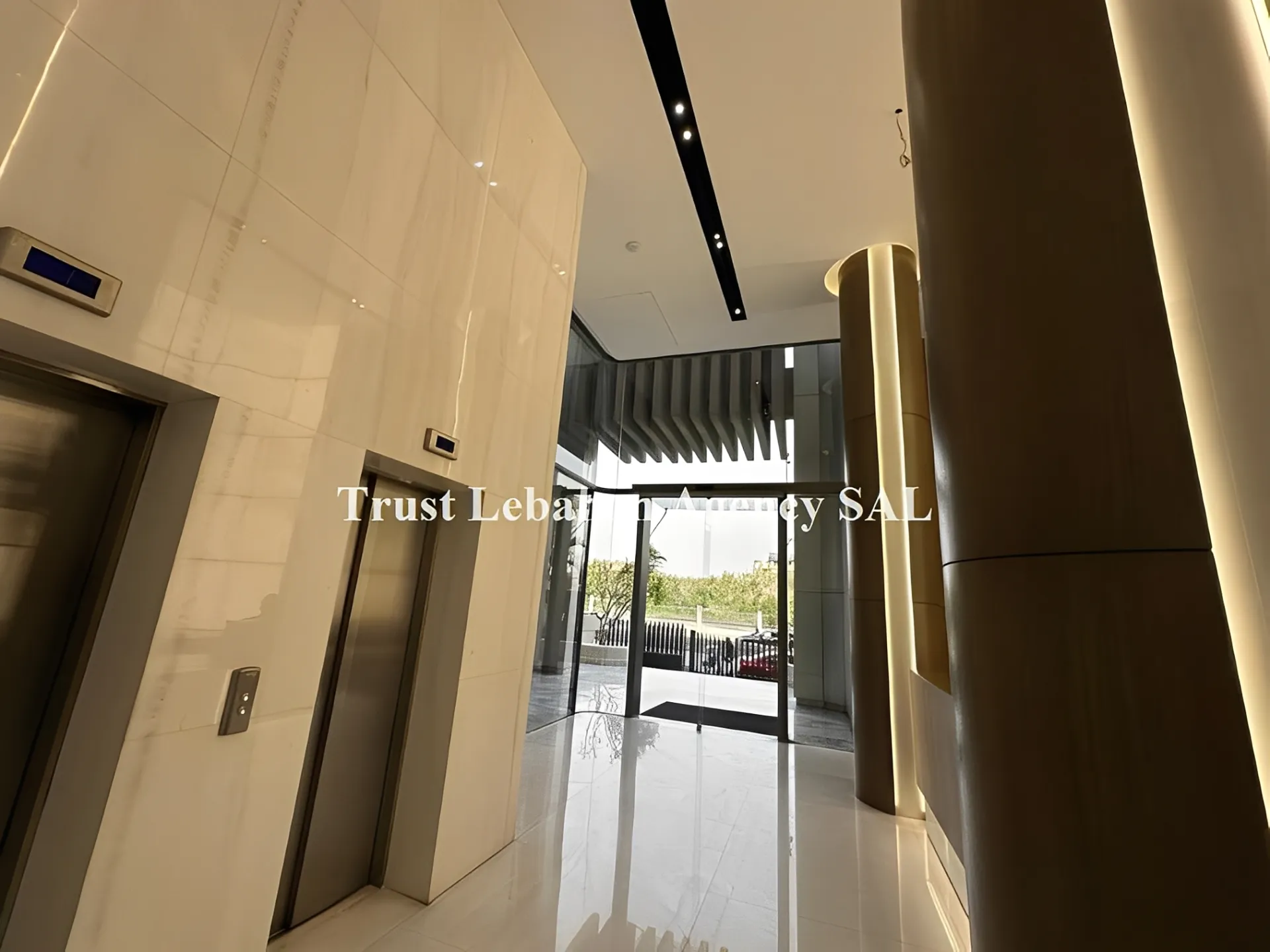 Office for rent in Metn, Sin El Fil