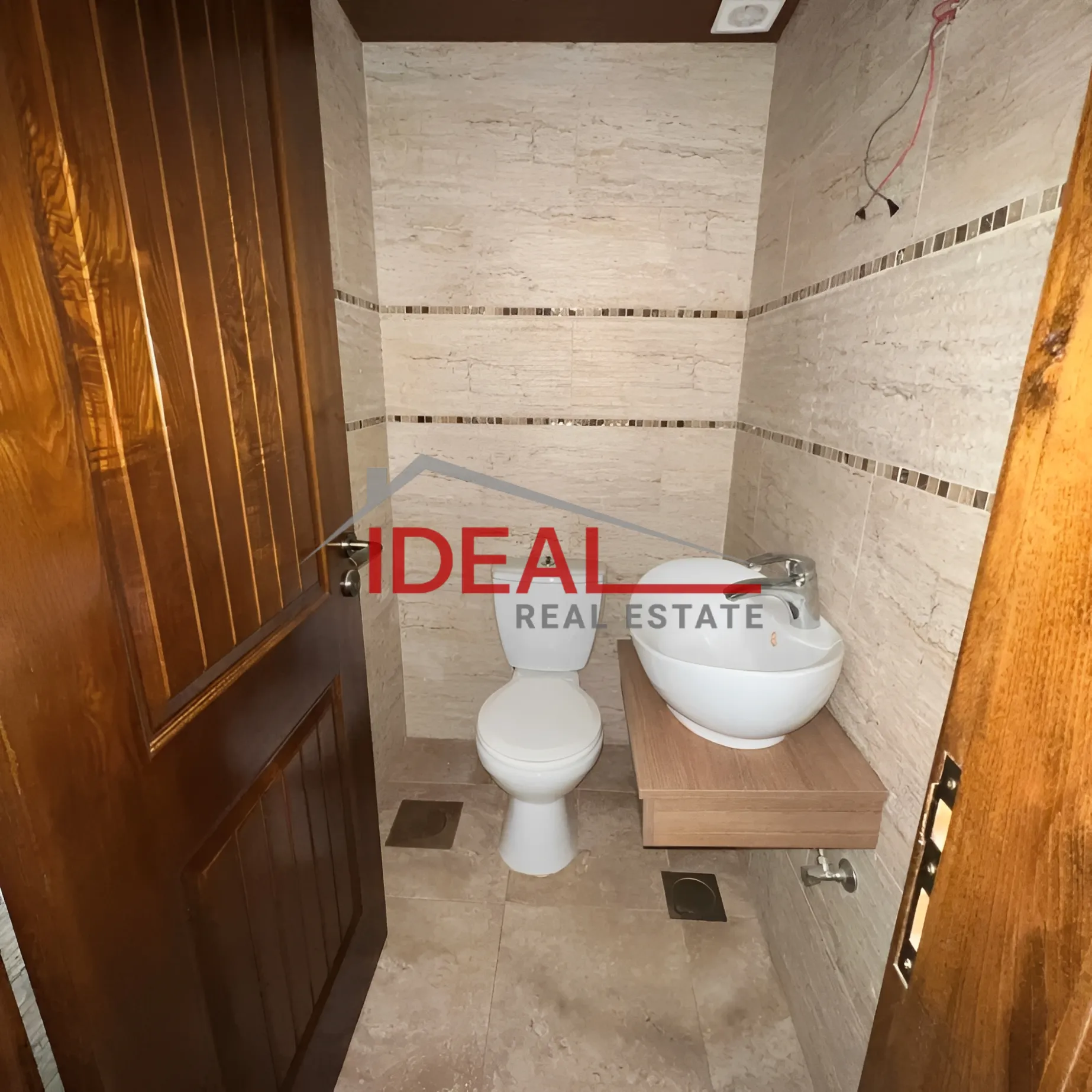 Apartment for Sale in Aabrine, Lebanon - 2 bed, 2 bath