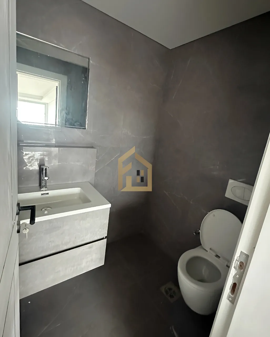 Apartment for sale in Achrafieh, Beirut, Lebanon - 2 bed, 2 bath