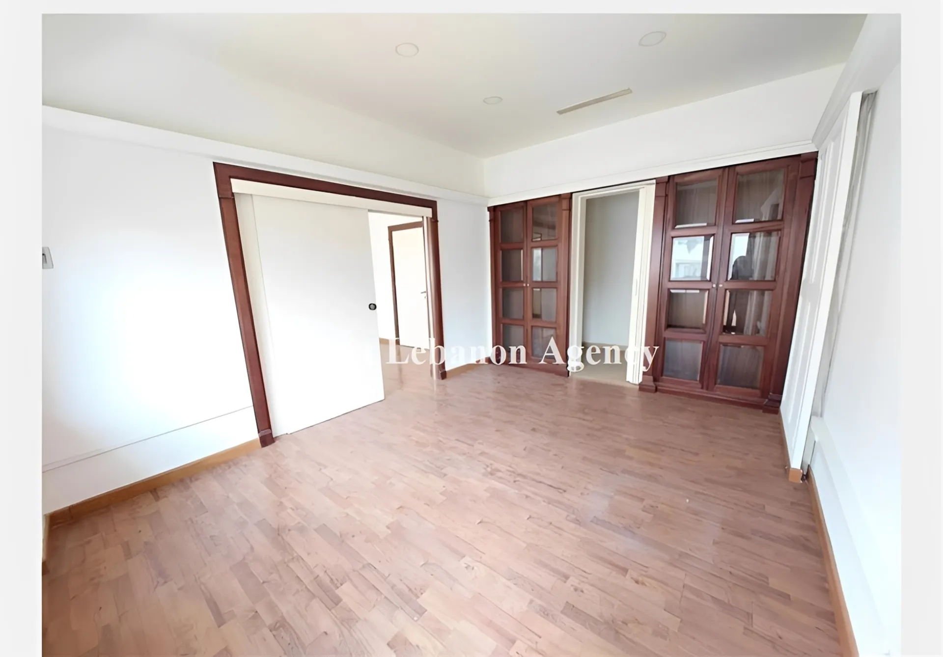 Office for rent in Baabda, Badaro