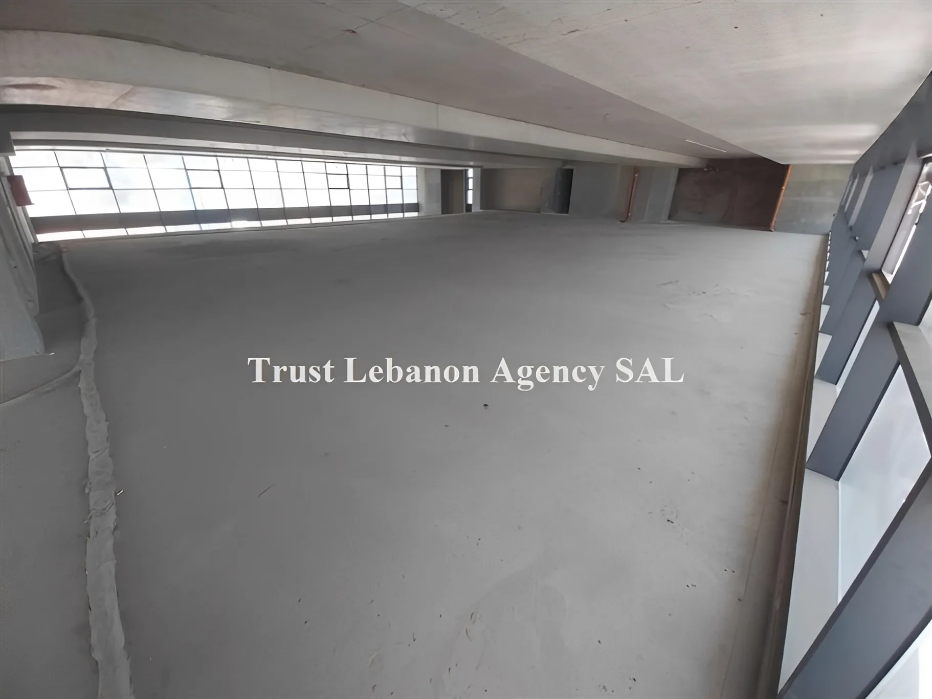 Office for rent in Metn, Mkalles