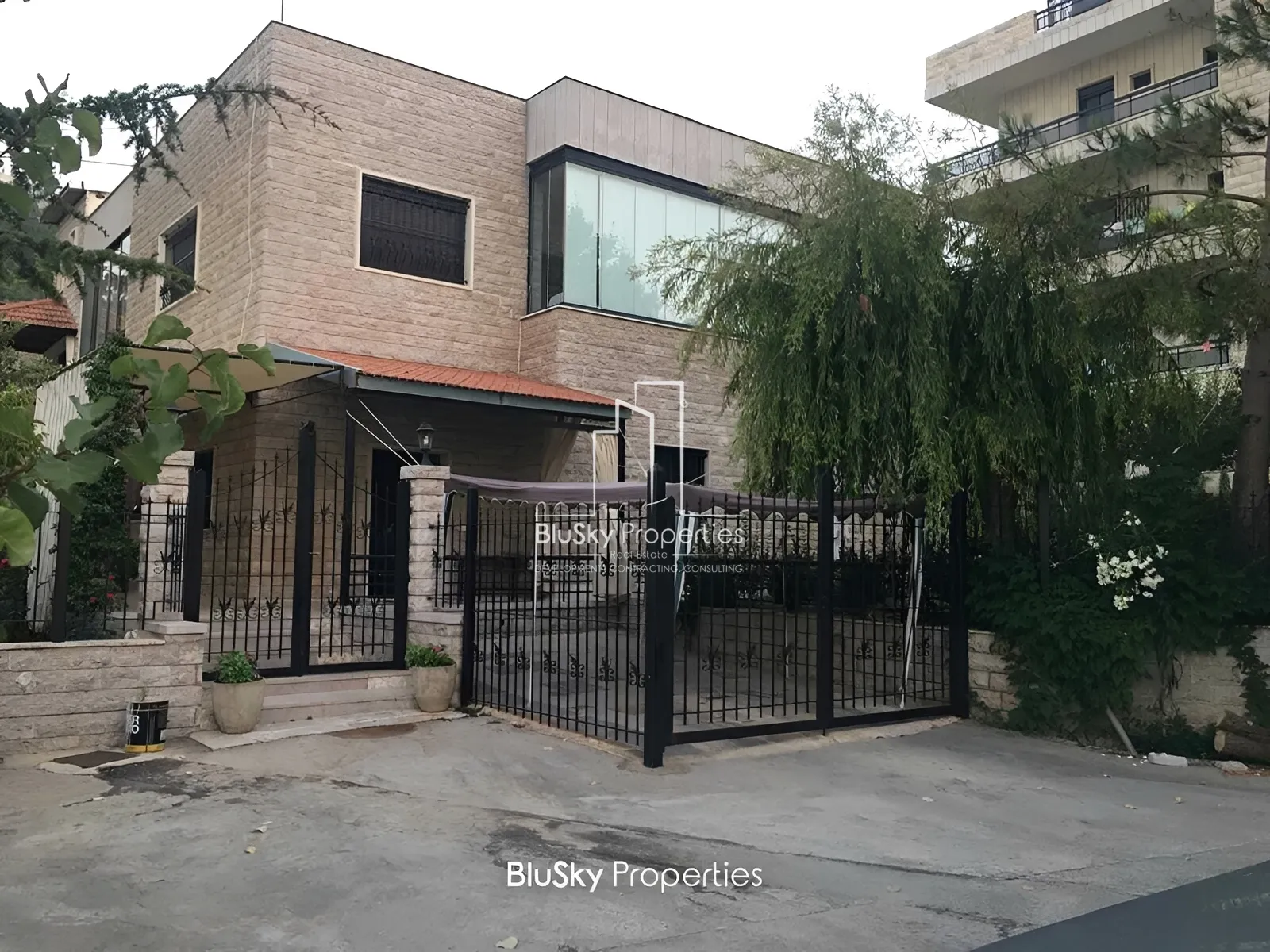 Villa for Sale in Bekfaya - 3 bed, 3 bath