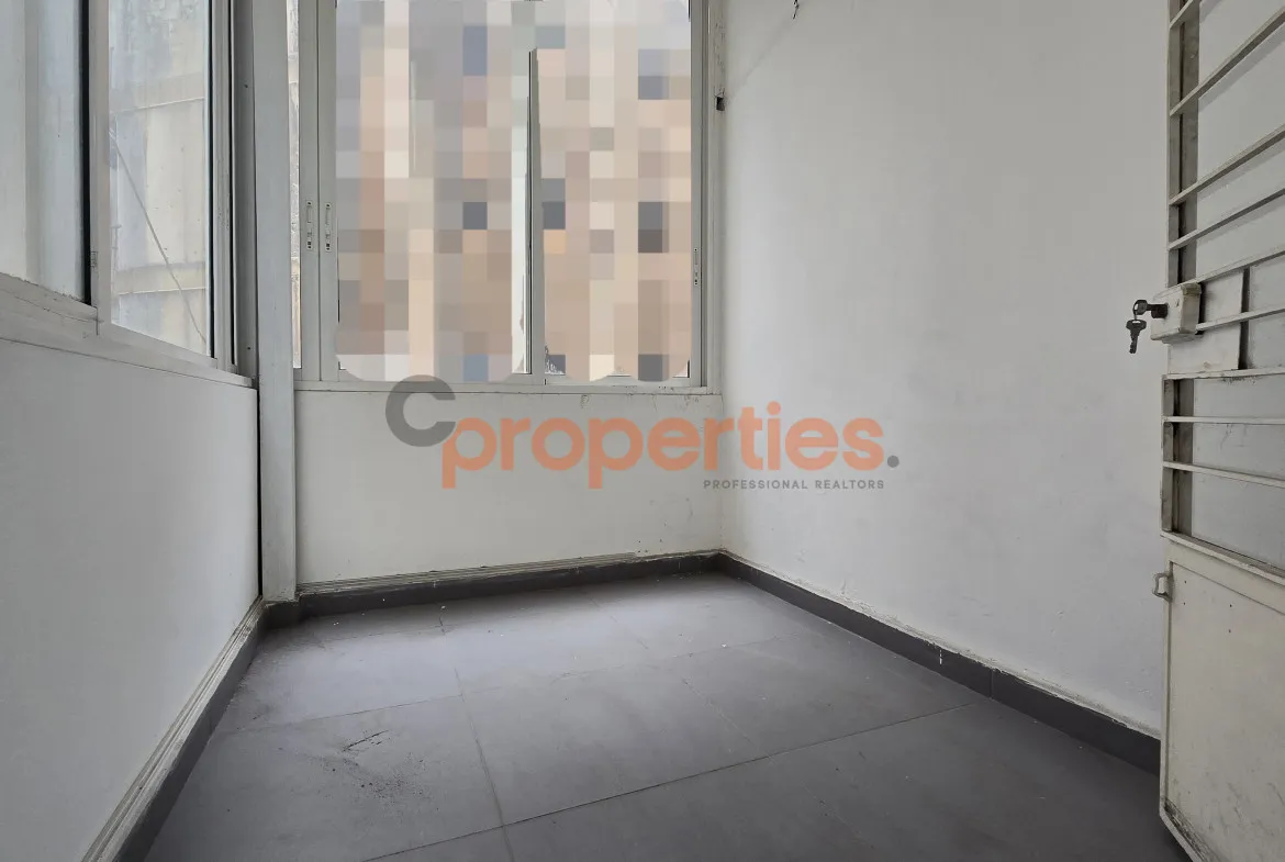 Office for Rent in Forn El Chebbak