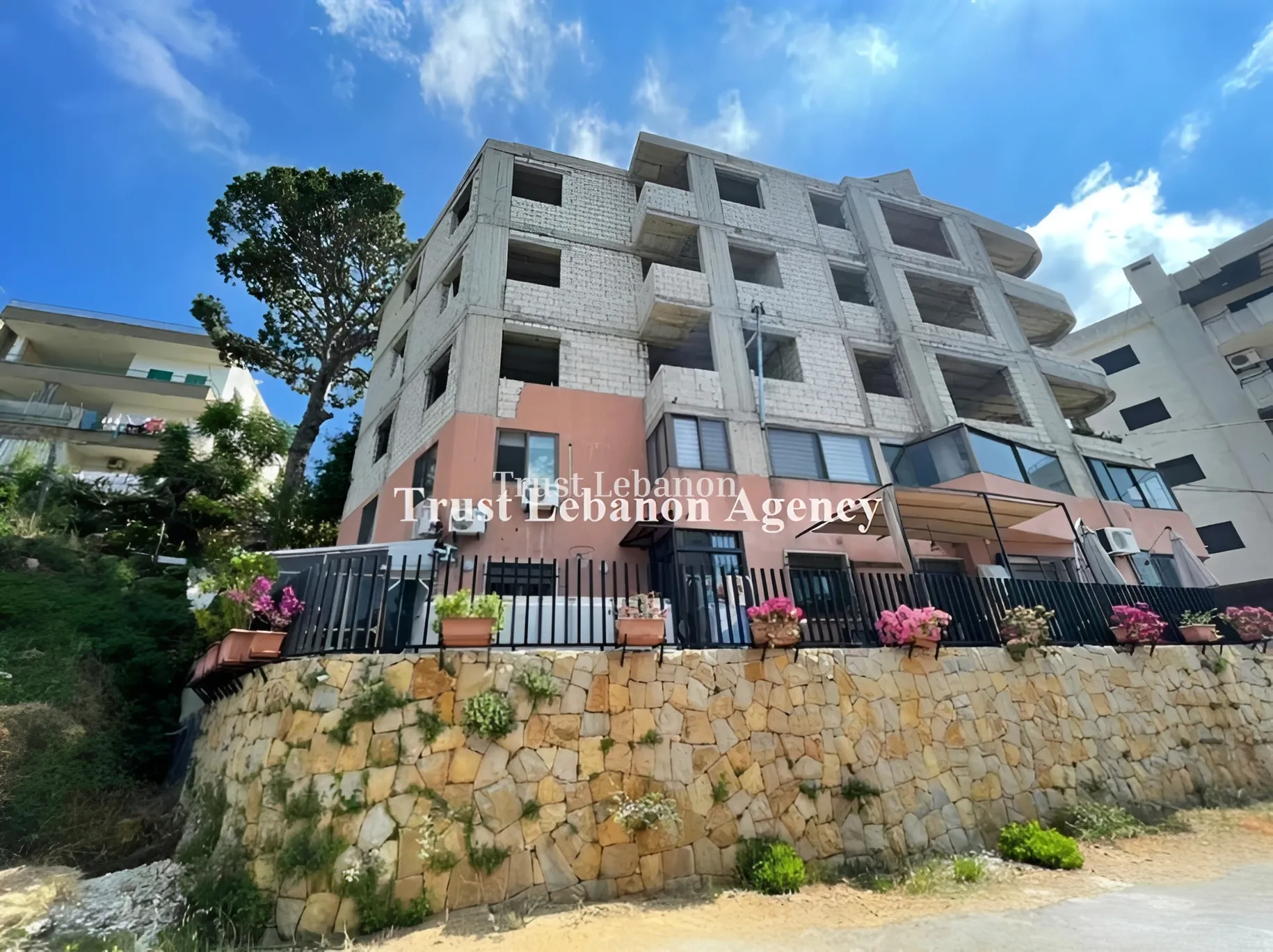 Building for sale in Broummana, Lebanon