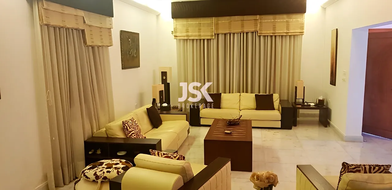 Villa for Sale in Rayfoun