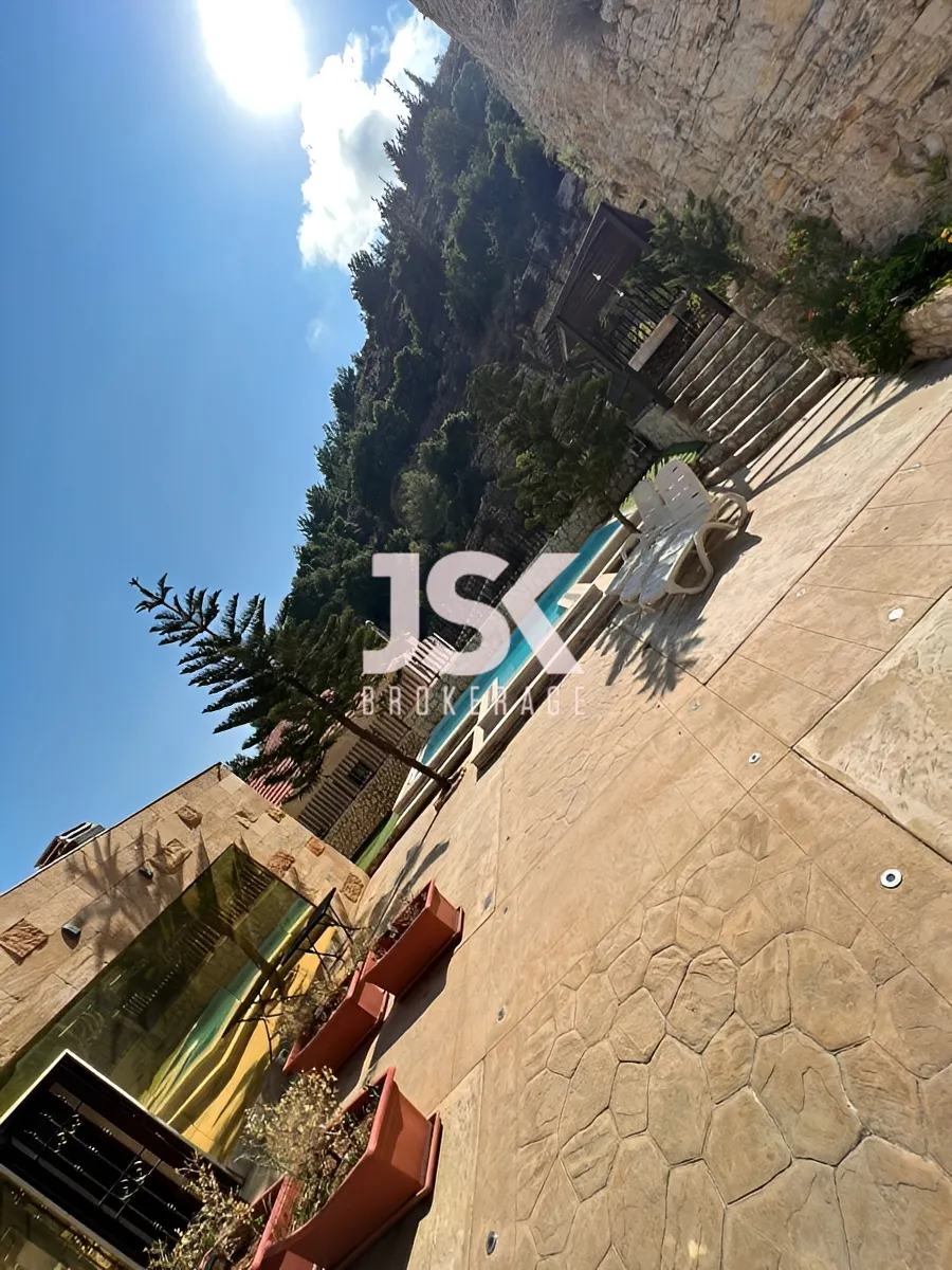 Villa for Sale in Fatqa, Lebanon - 6 bed, 9 bath