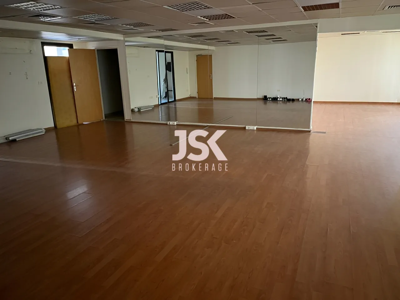 Office for Rent in Ras