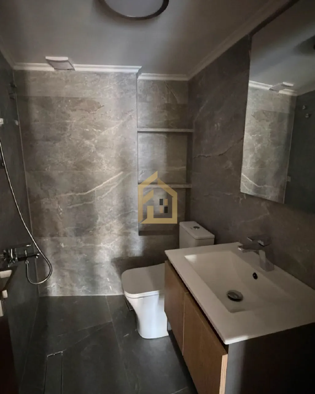 Apartment for rent in Achrafieh, Beirut, Lebanon - 2 bed, 2 bath