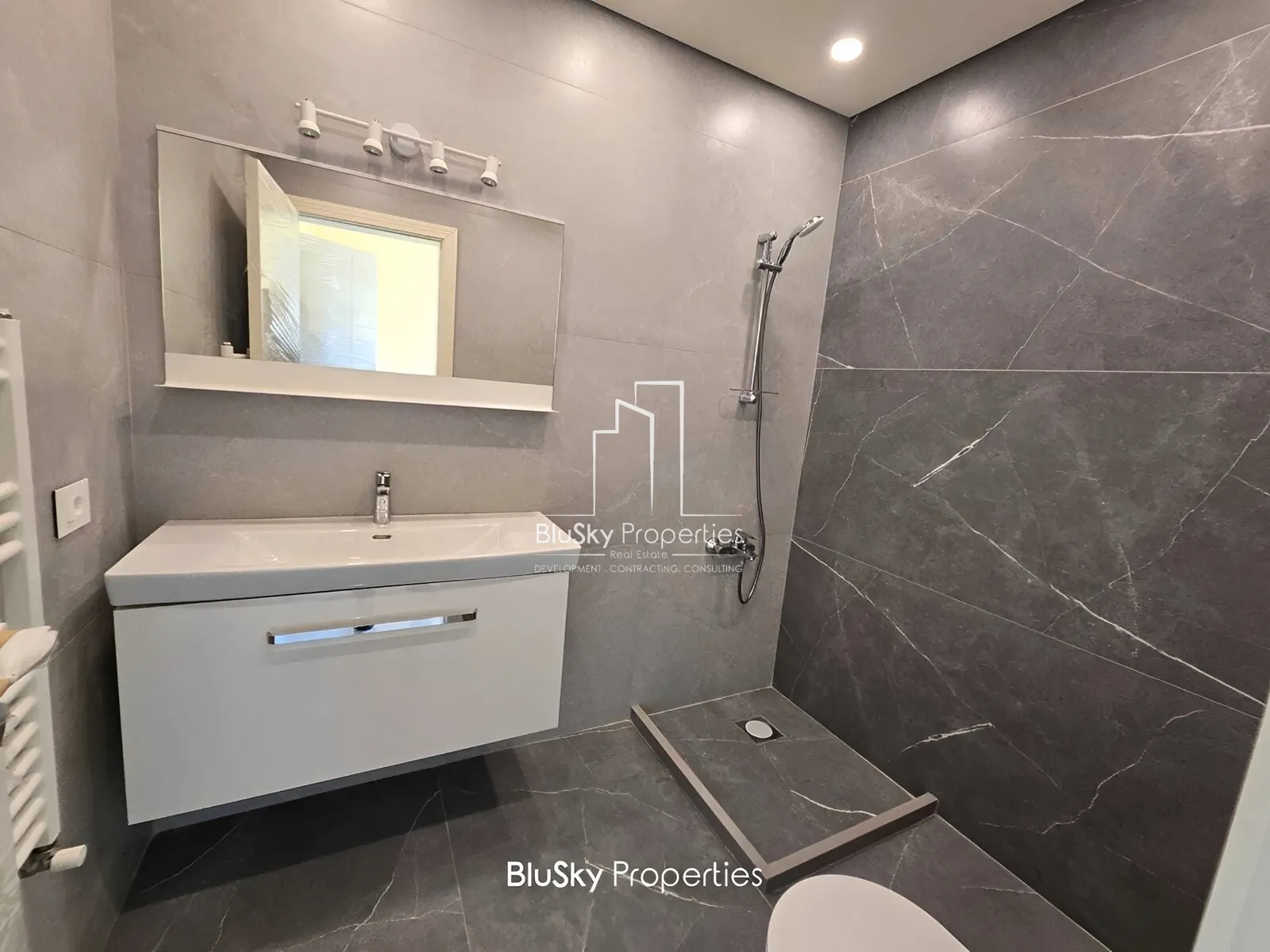 Apartment for Sale in Jouret El Ballout