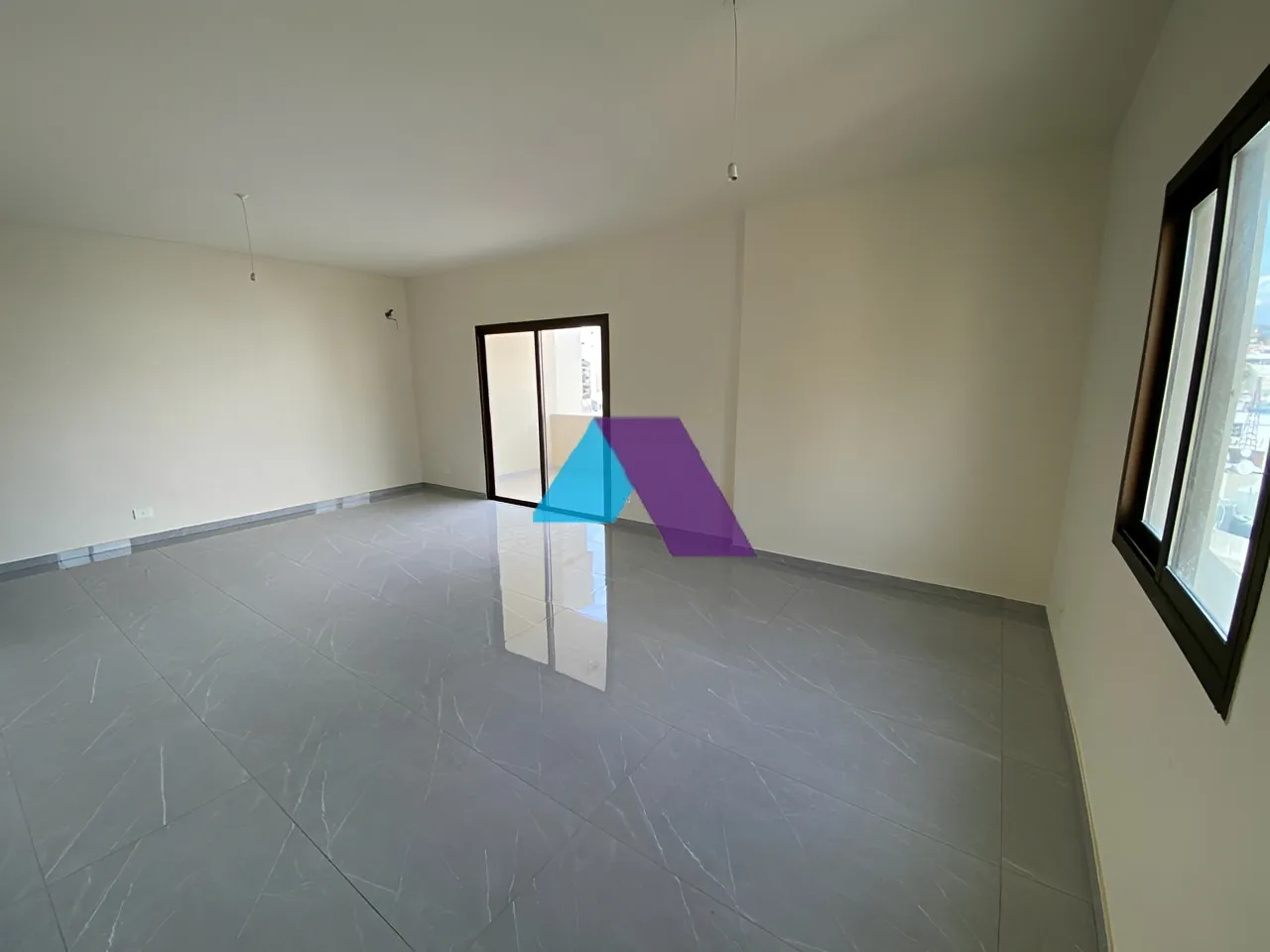 Apartment for Sale in Adonis - 3 bed, 3 bath
