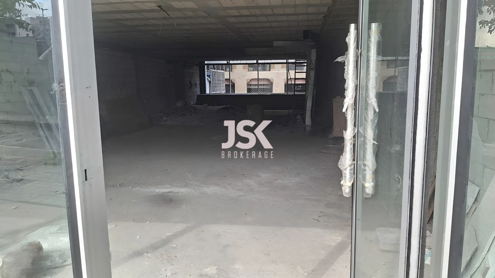 Shop for Rent in Downtown