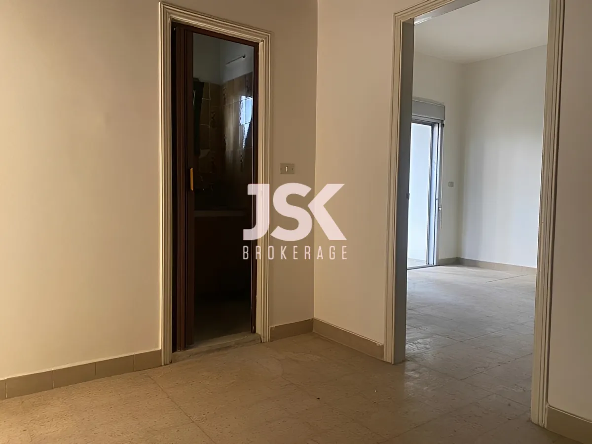Office for Sale in Baouchriyeh
