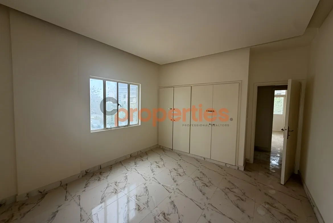 Office for Rent in Forn El Chebbak