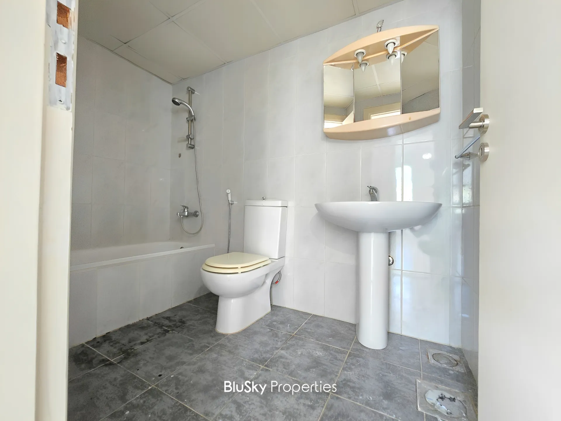 Apartment for rent in Mansourieh, lebanon