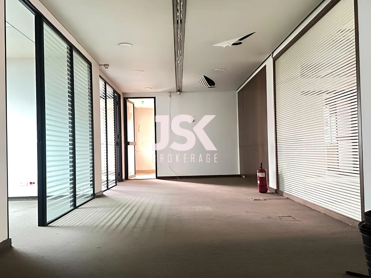 Office for rent in Daoura