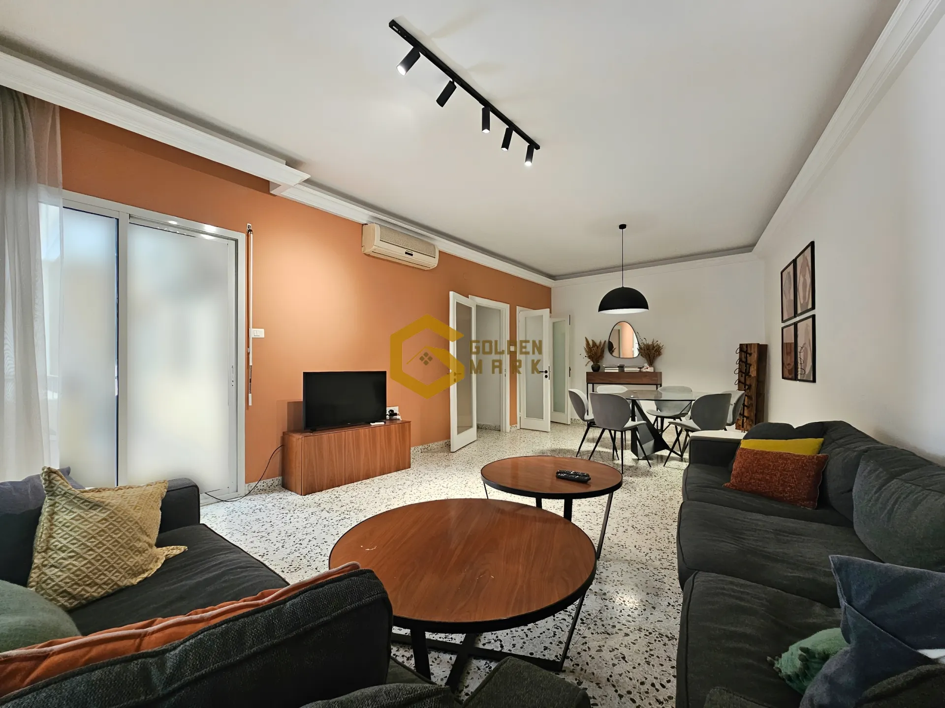Apartment for Rent in Achrafieh, Beirut - 2 bed, 2 bath
