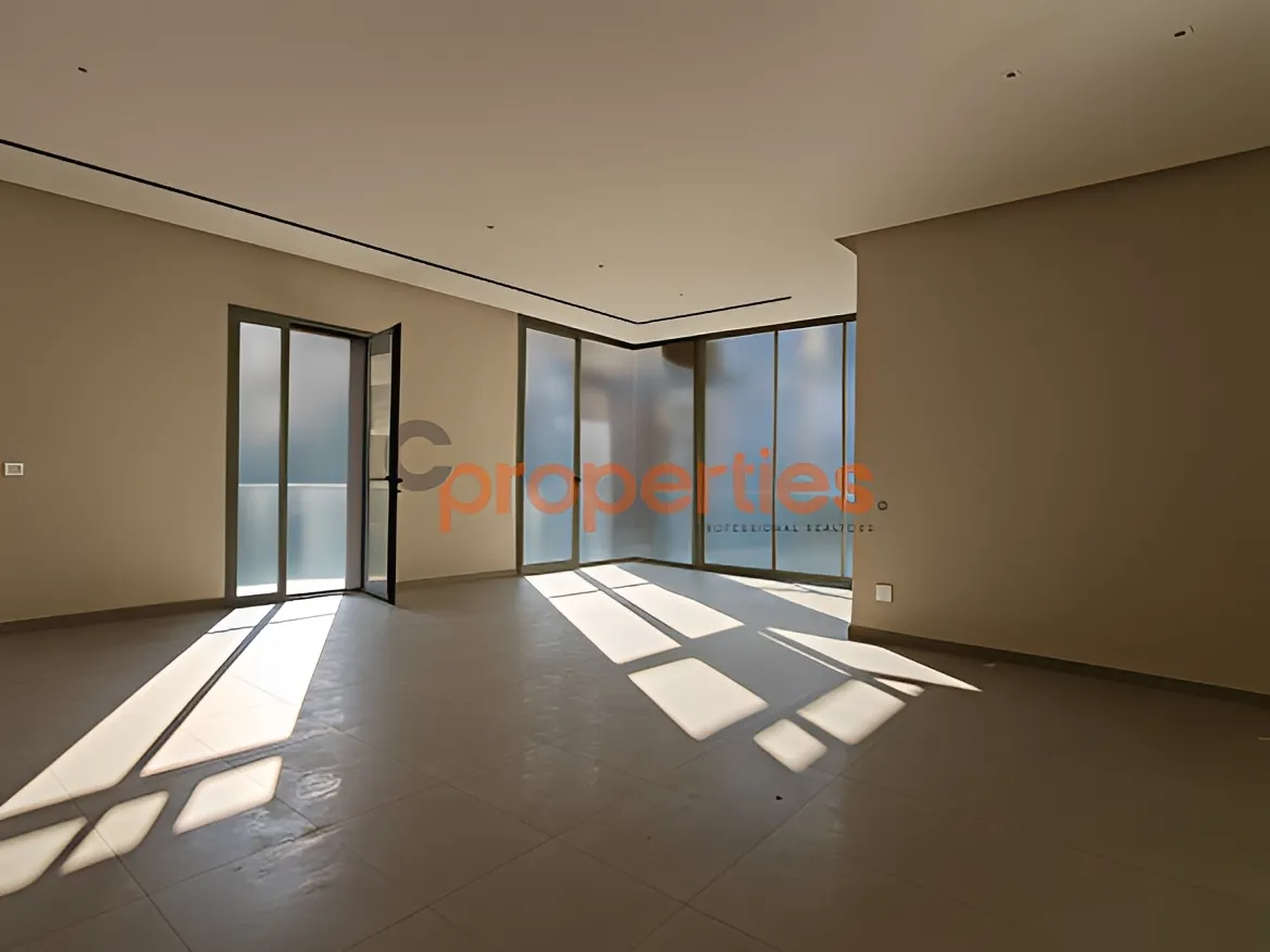 Apartment for Sale in Achrafieh - 3 bed, 4 bath