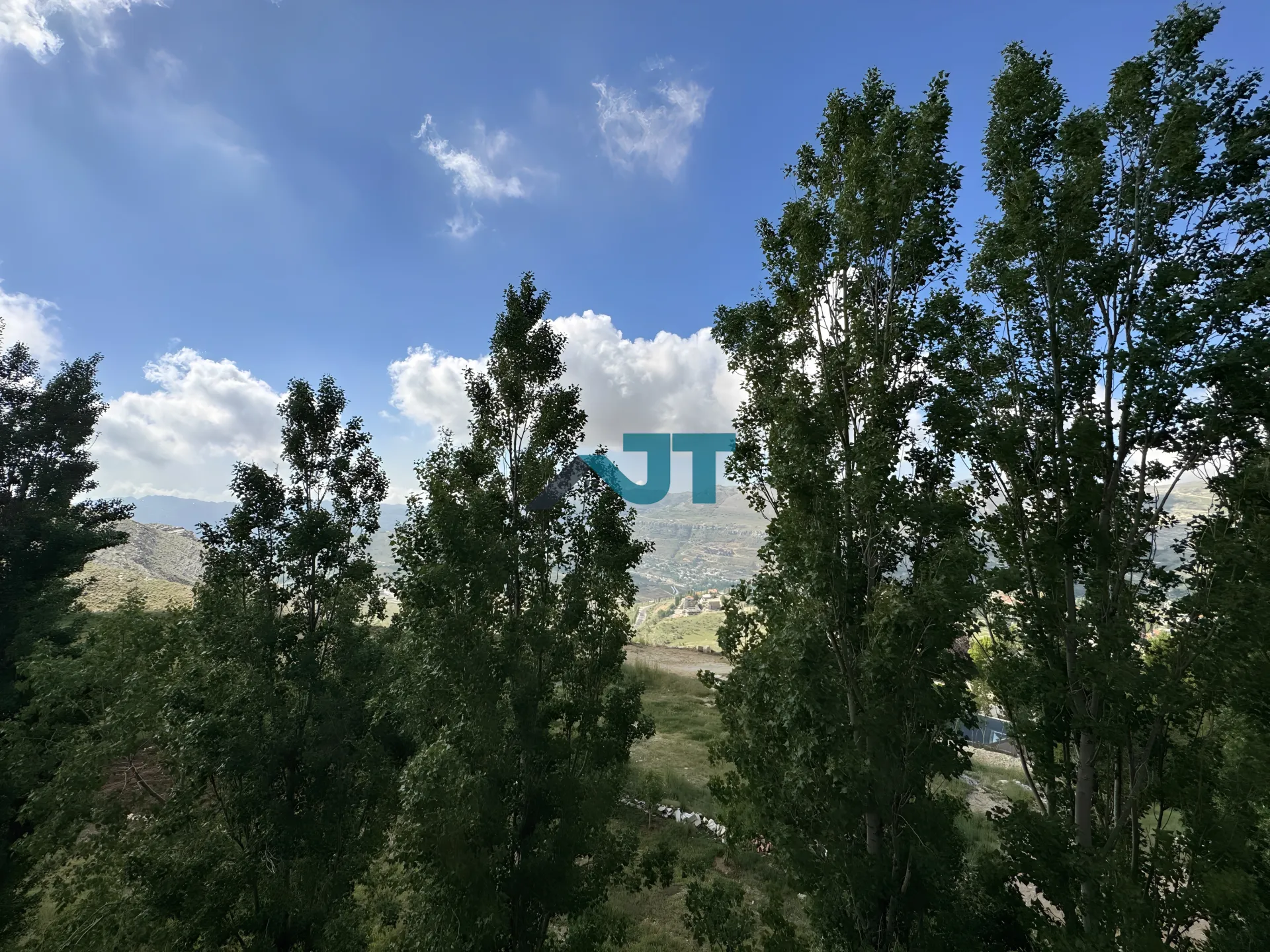 Apartment for Sale in Kfardebian