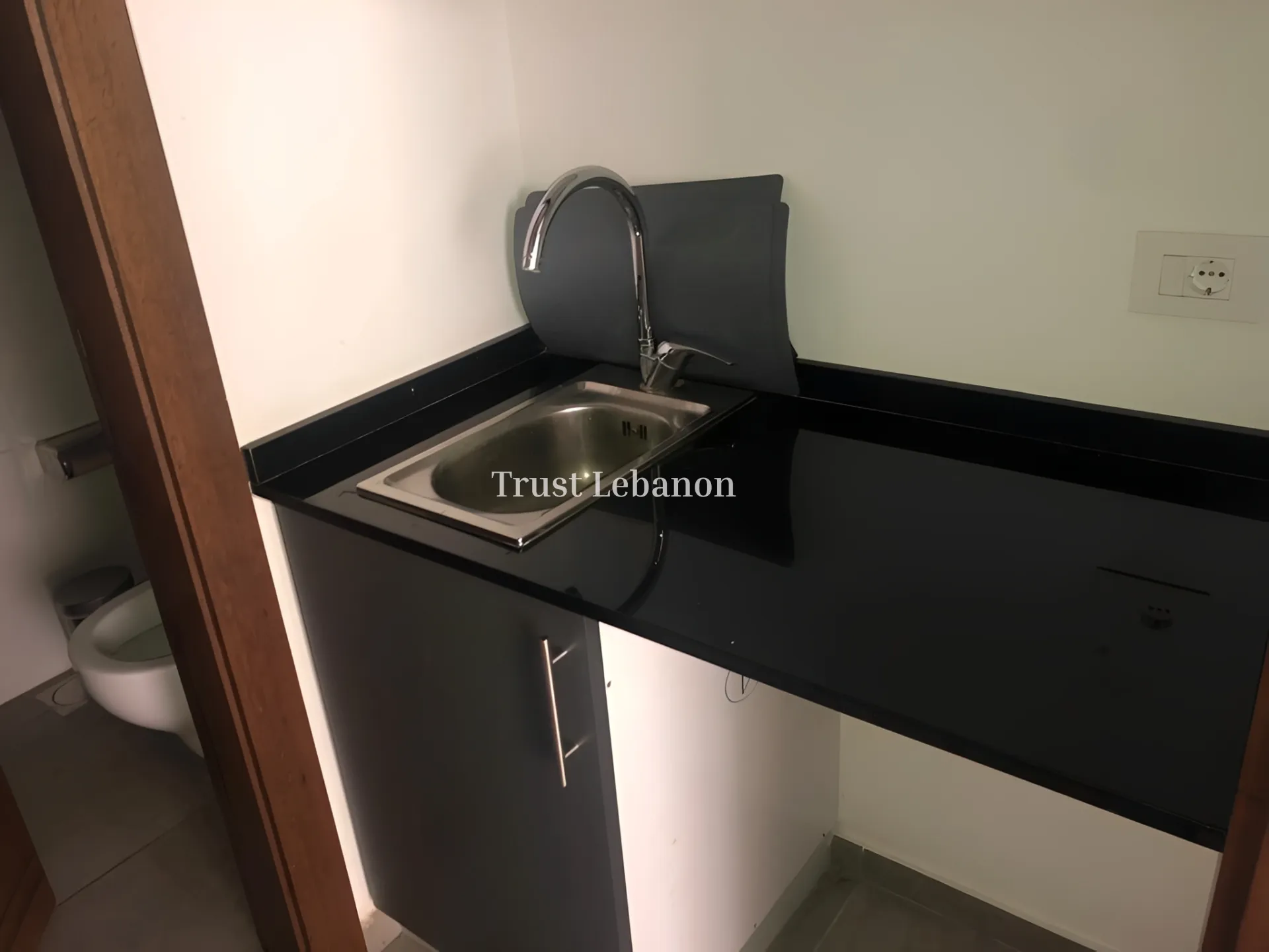 Office for rent in Horch Tabet, Lebanon