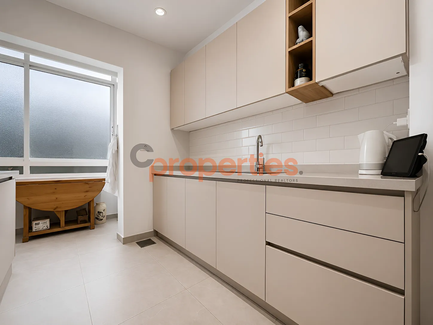 Apartment for rent in Hamra, Beirut, Lebanon - 2 bed, 2 bath