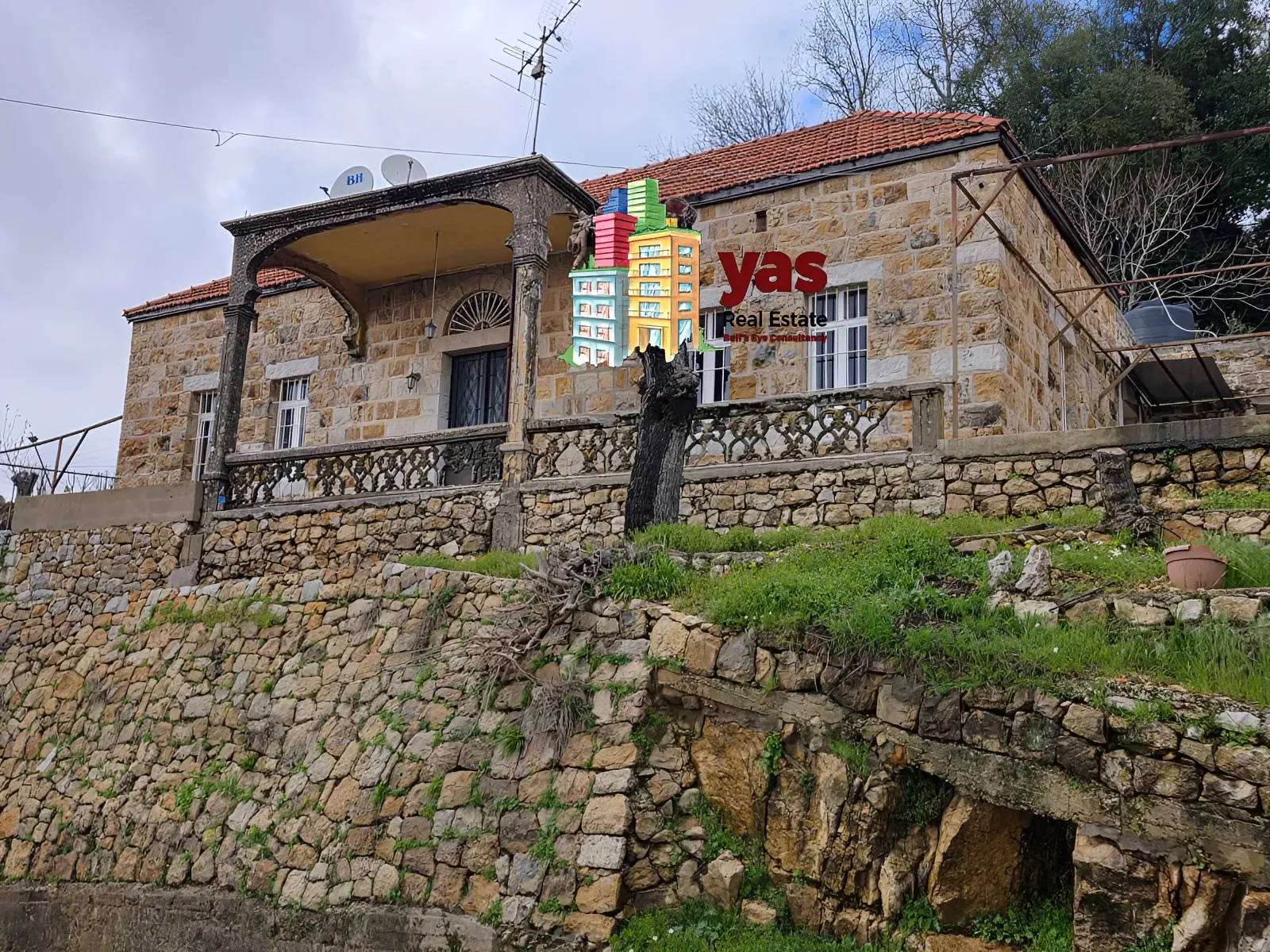 Villa for Sale in Rayfoun
