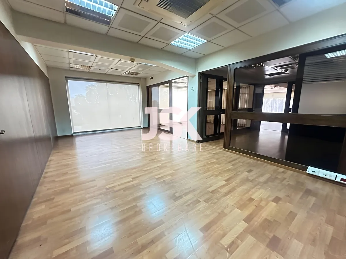 Office for rent in Daoura