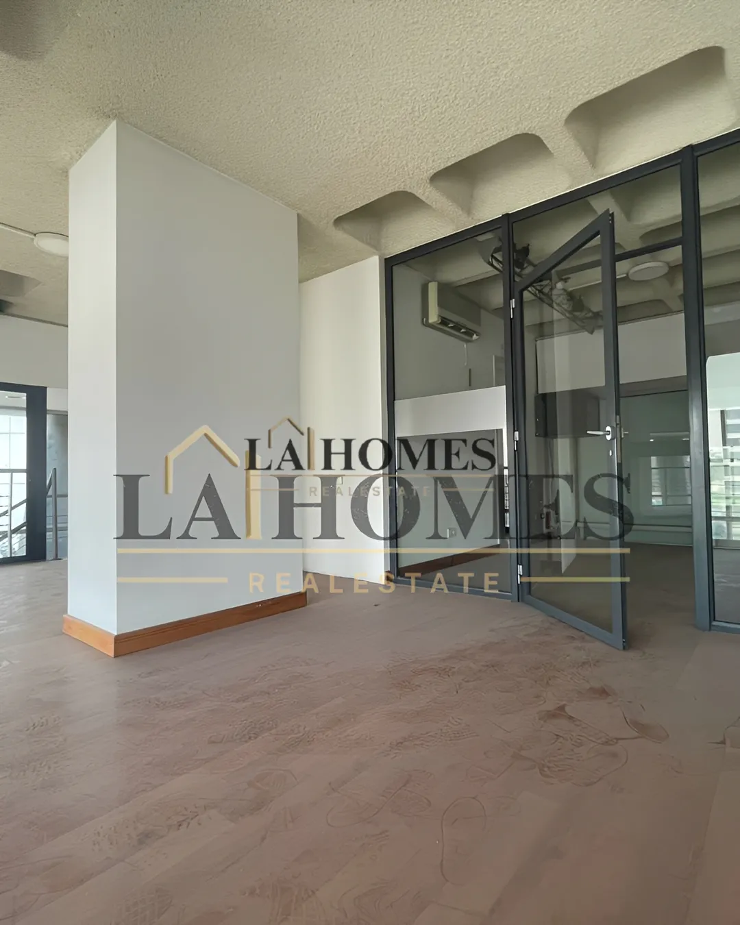 Office for rent in Sin El Fil