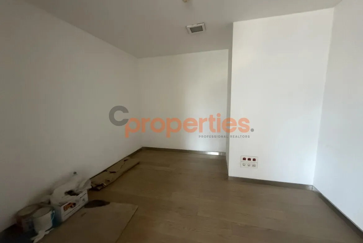 Office for Rent in Saifi Village