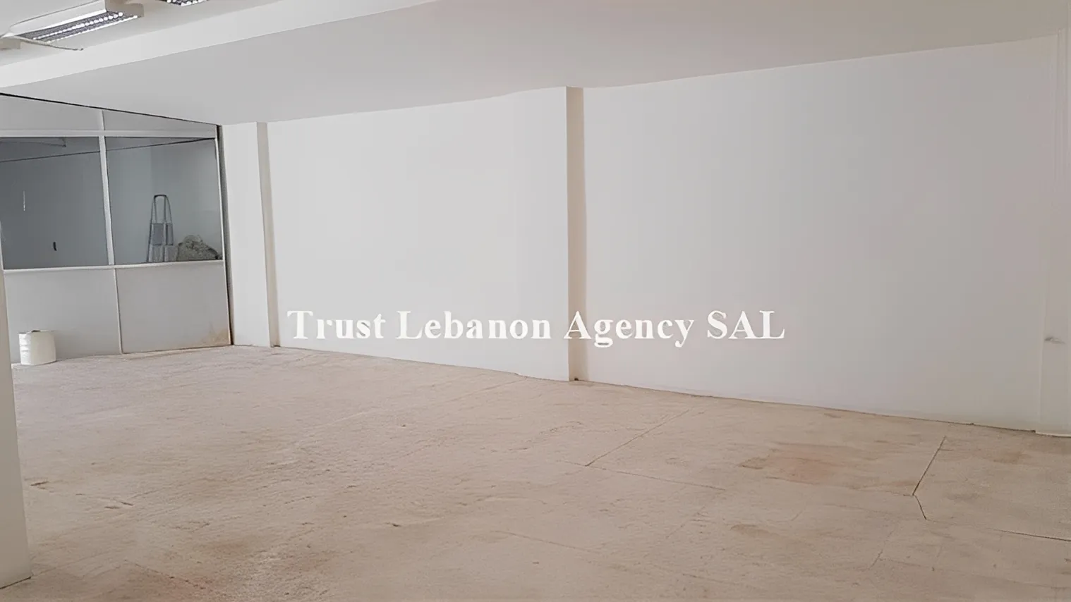 Shop for sale in Baabda, Horsh Tabet