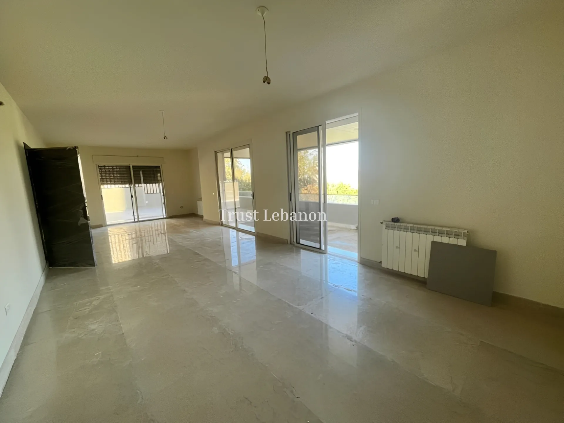 Apartment for sale in Qornet El Hamra, Lebanon - 3 bed, 4 bath