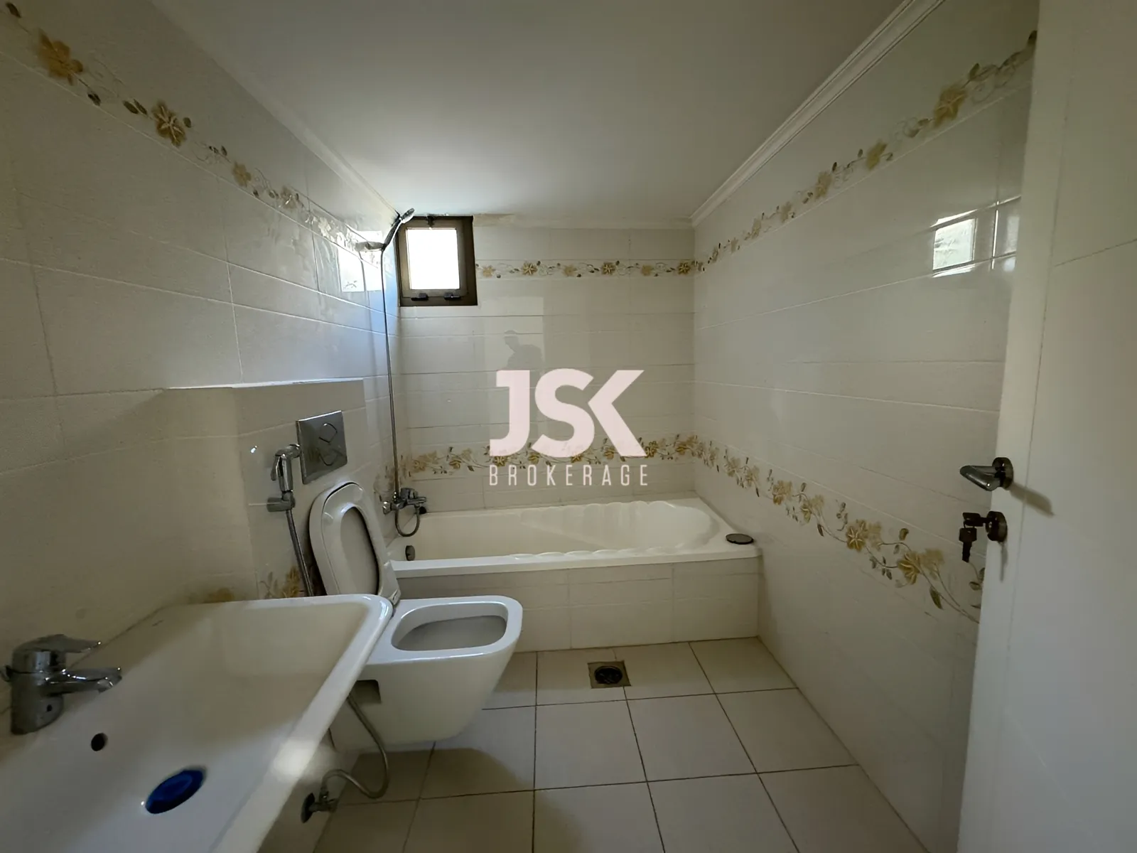 Apartment for Sale in Louaize - 2 bed, 3 bath