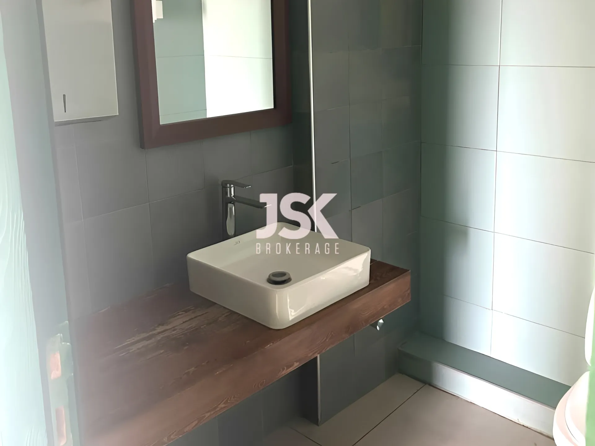 Shop for Rent in Dbayeh