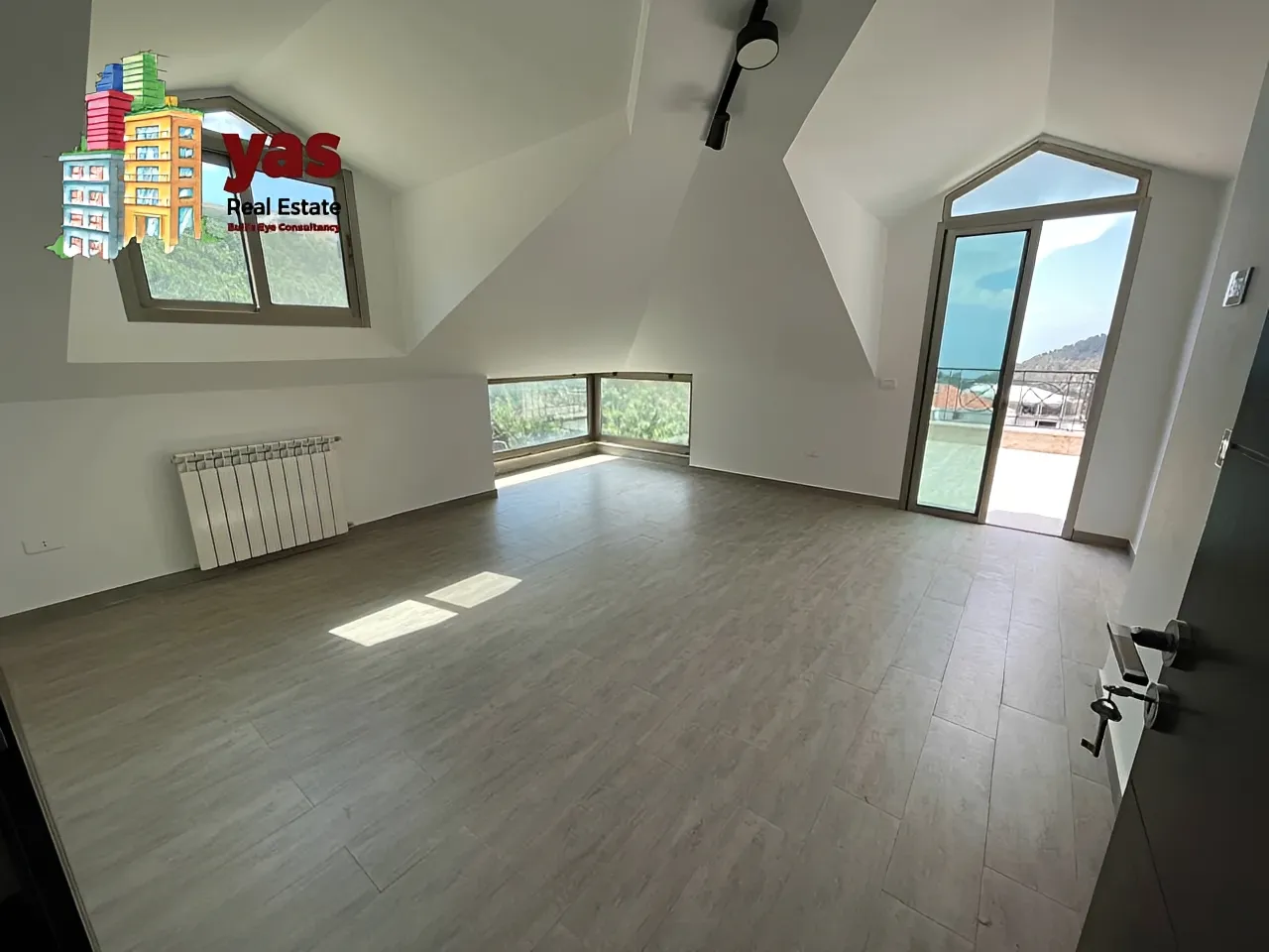 Apartment for Sale in Baabdat - 4 bed, 4 bath