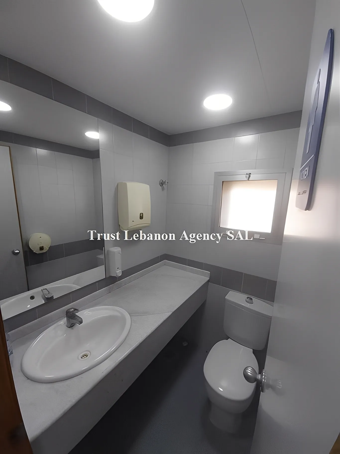 Office for rent in Metn, Jisr El Bacha