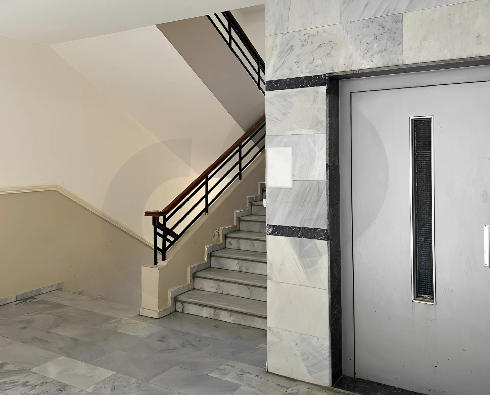 Office for sale in Chouaifet El Aamroussieh