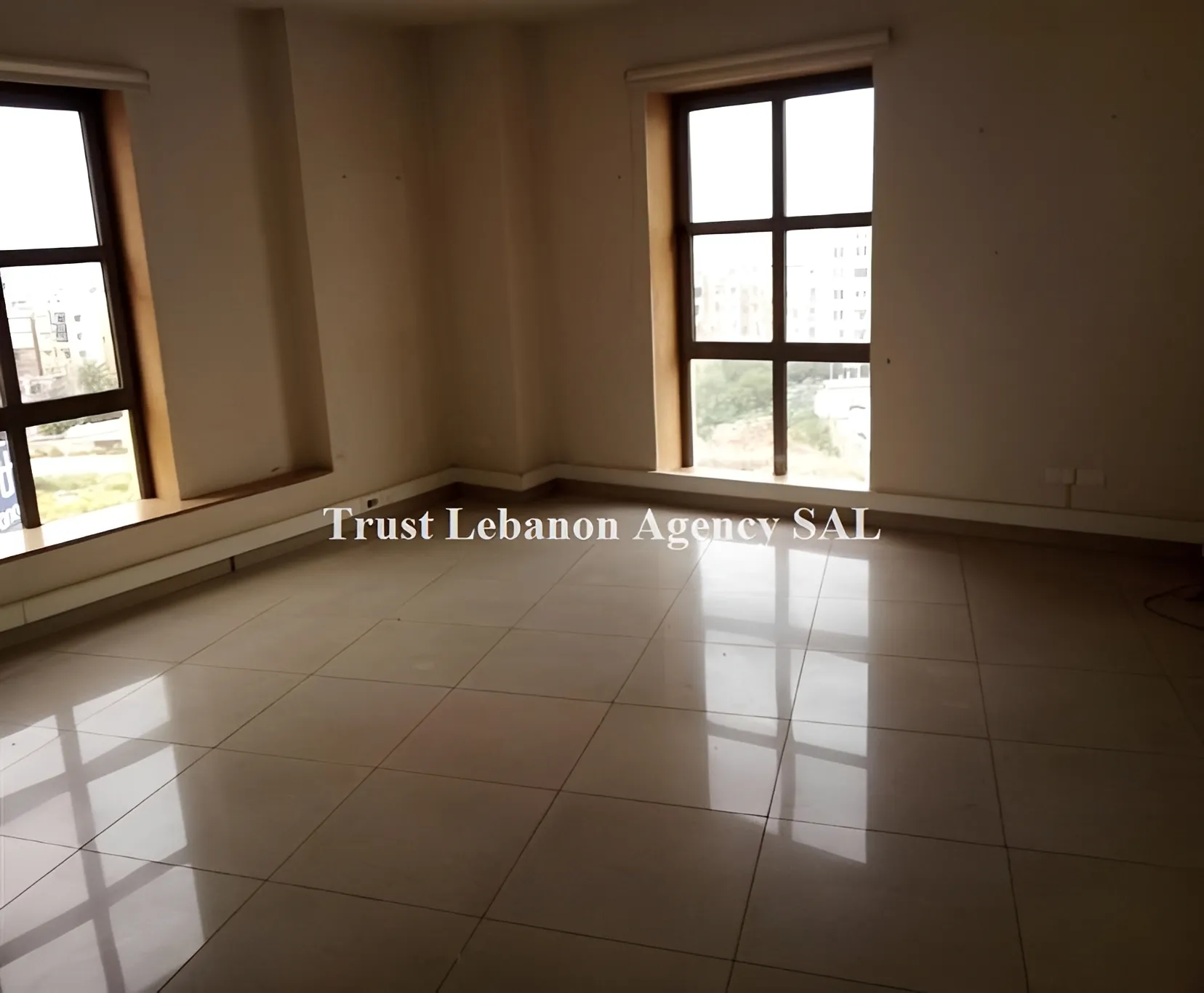 Office for rent in Metn, Dekweneh