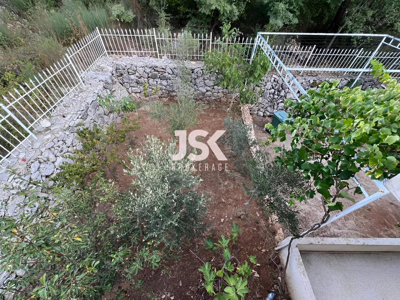 Land for Sale in Aannaya