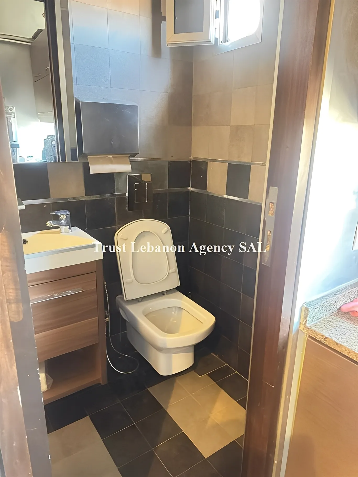Office for rent in Metn, Sid El Bauchrieh