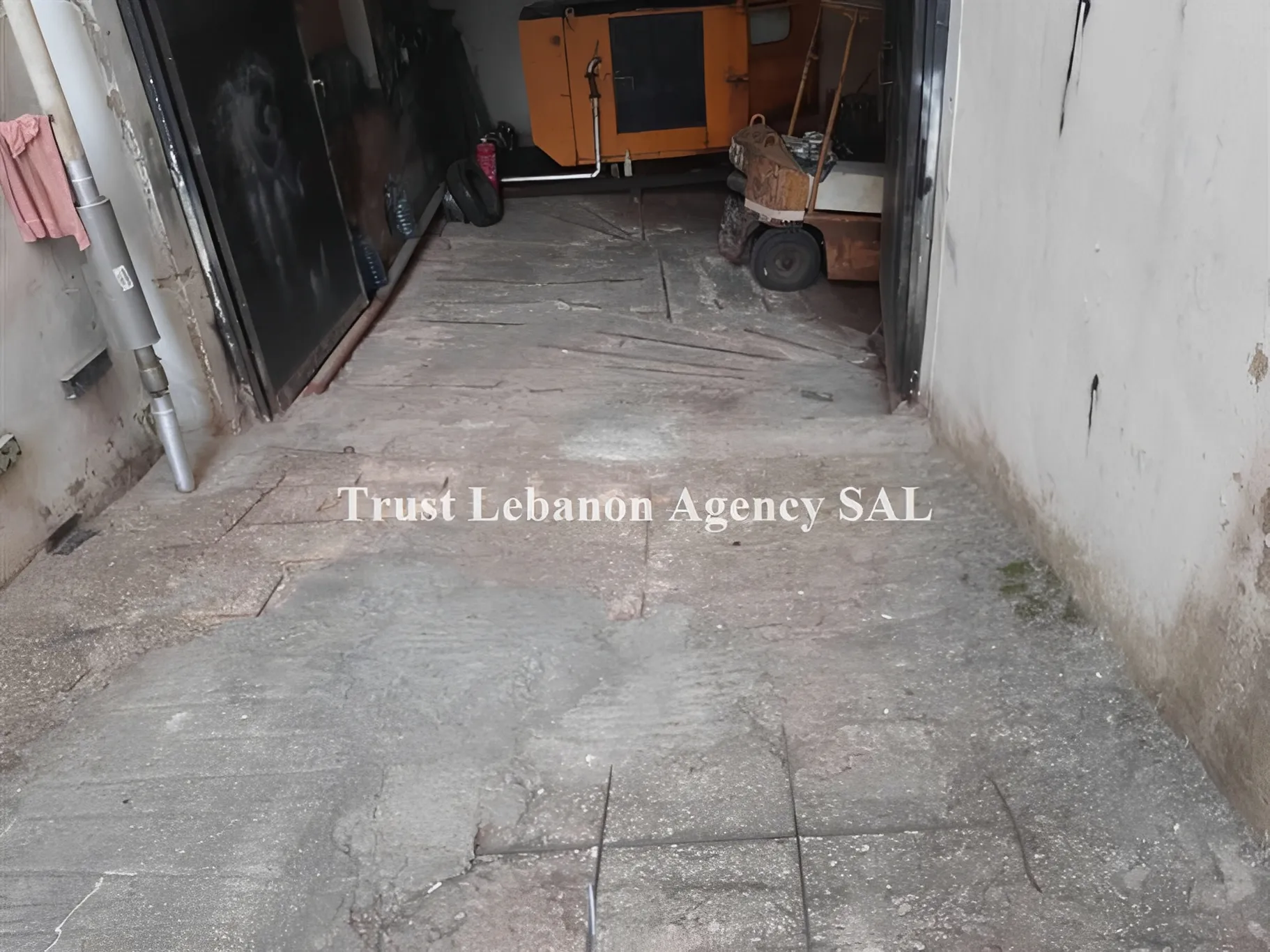 Commercial Property For Sale in Baabda, Haret Hreik
