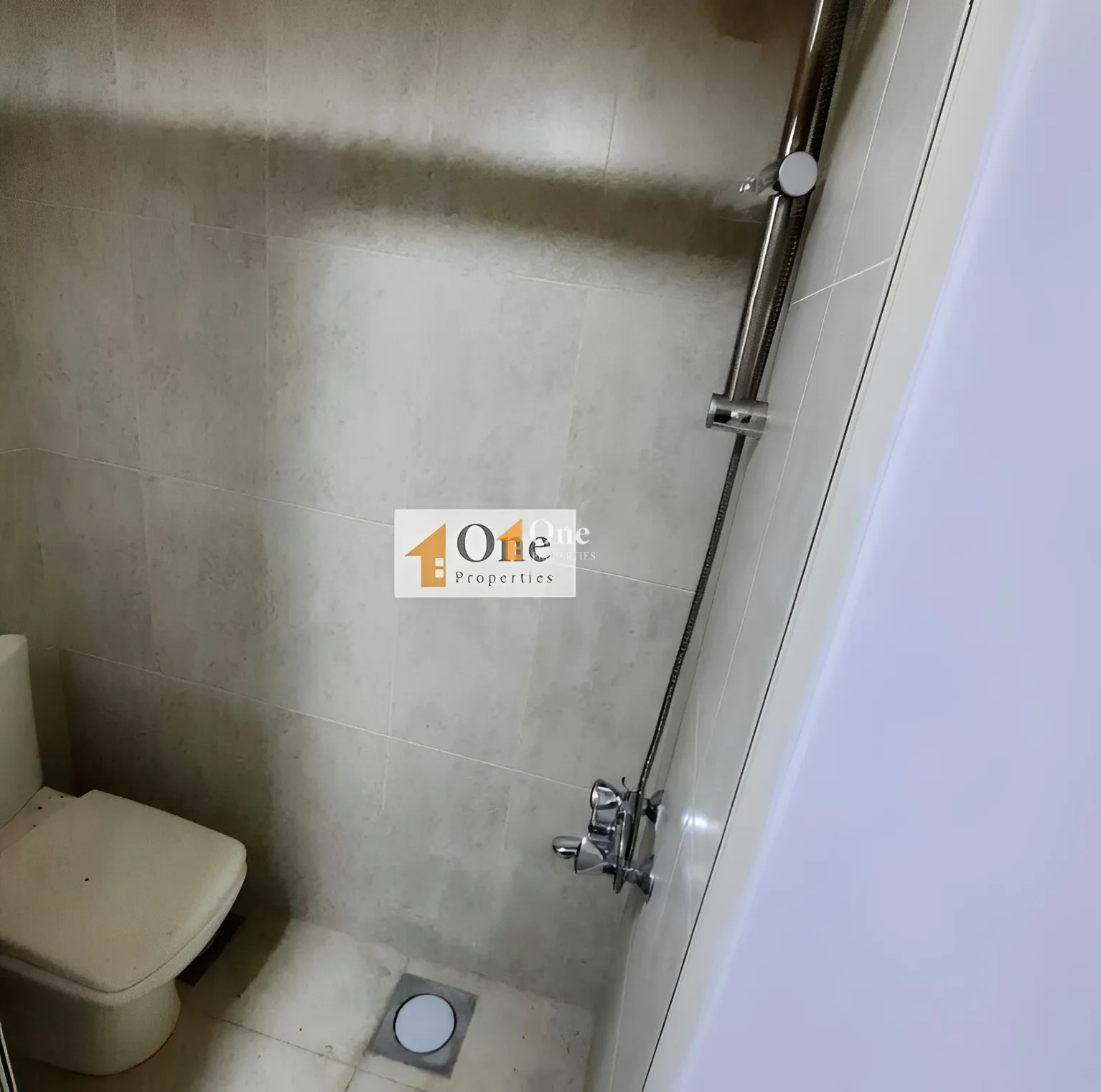 Office for rent in Daoura, Lebanon