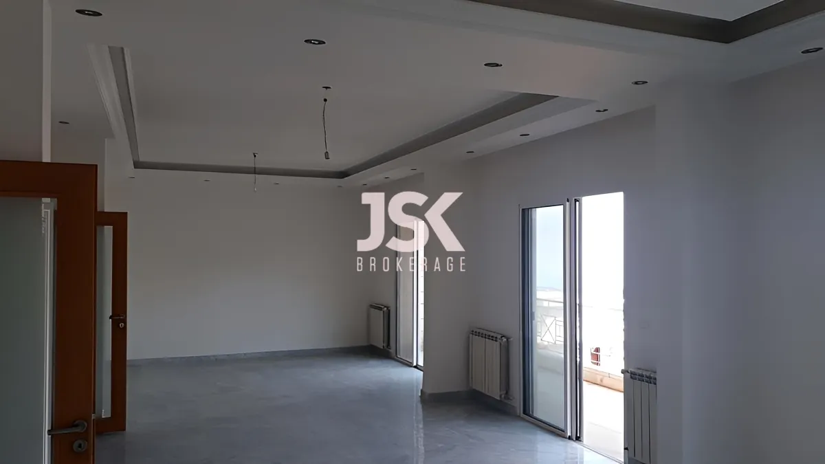 Apartment for Sale in Qornet El Hamra, Lebanon - 3 bed, 3 bath