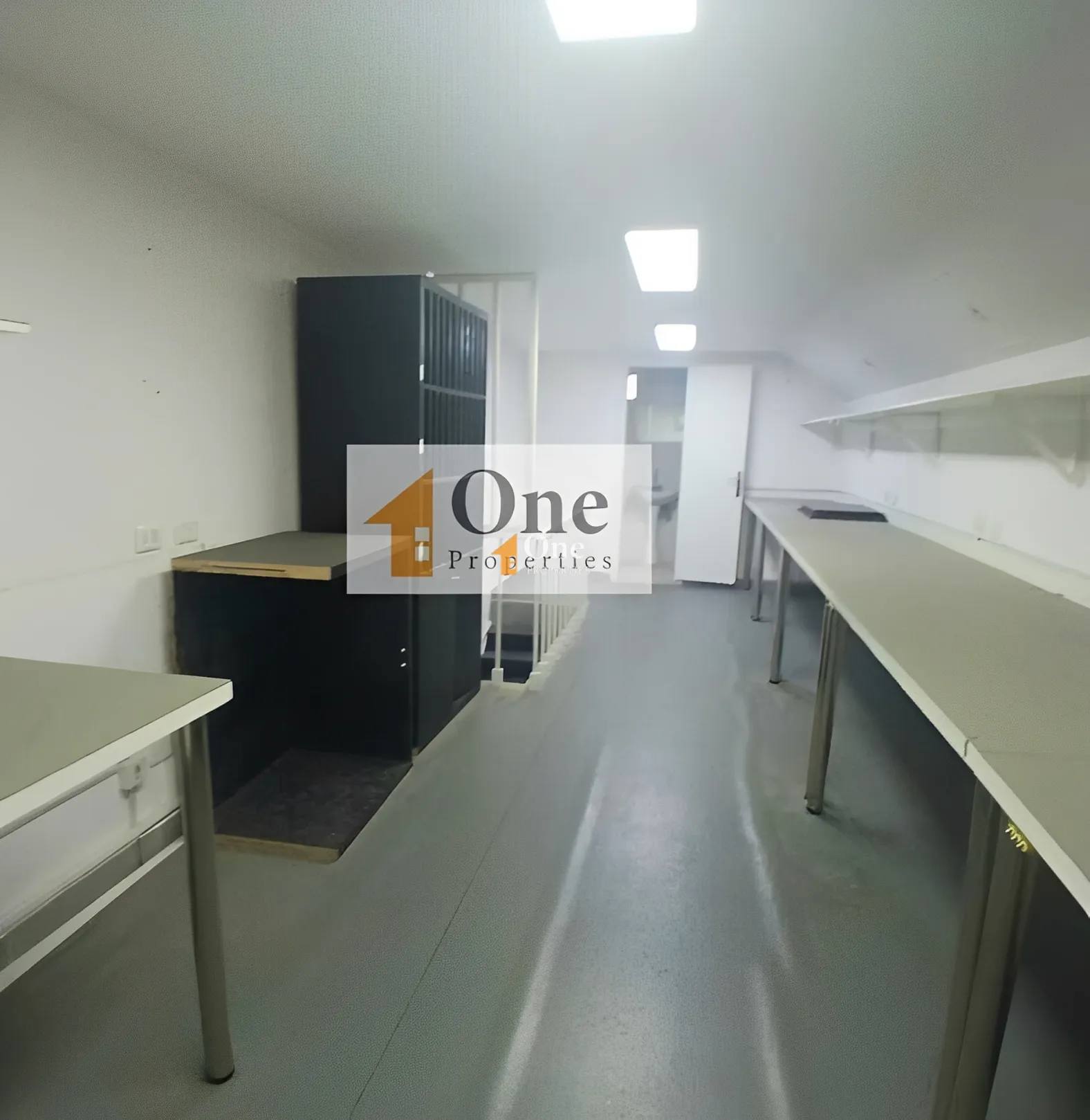 Shop for rent in Horch Tabet